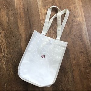 • LULULEMON bag •